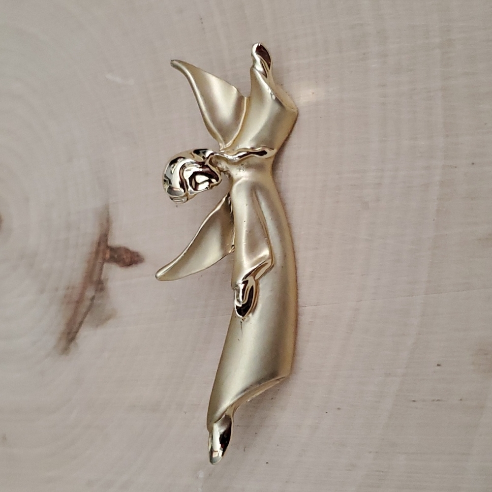 Giusti Gold Color Angel Design Pin